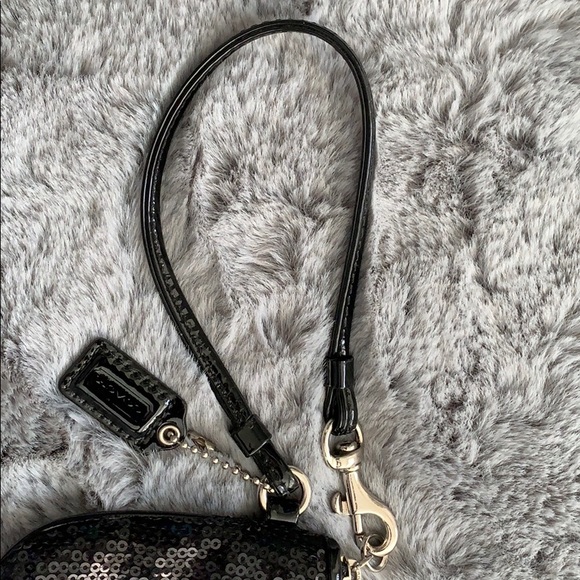 Coach black sequin wristlet - Picture 3 of 8